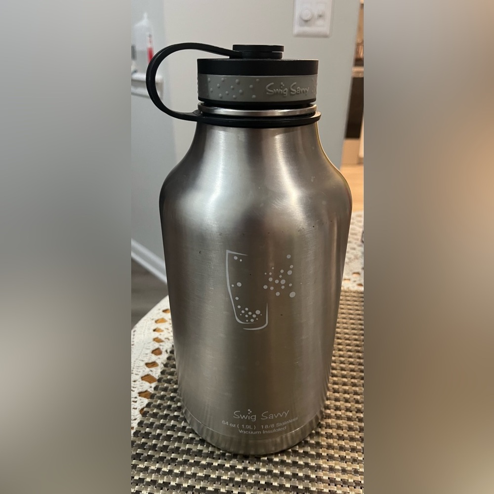 Swig Savvy Stainless Steel Vacuum Insulated Water Bottle  640z